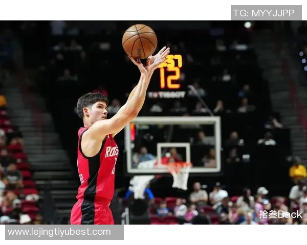 马克西表现出色16投7中砍下22分9篮板7助攻1抢断助力球队胜利